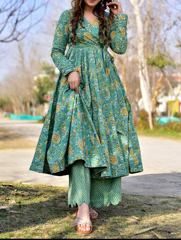 WOMEN'S DRESSES