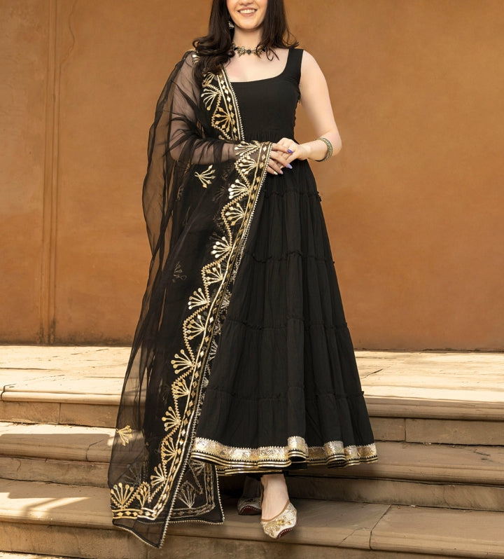 WOMEN'S DRESSES